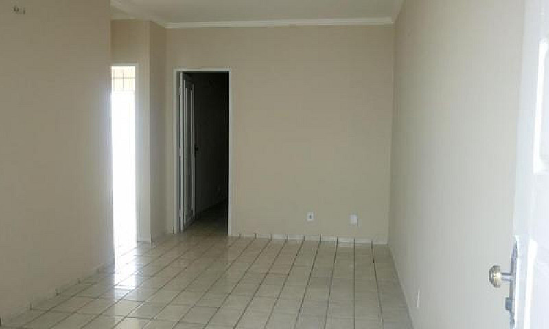 Casa Com 2 Dormitóri...