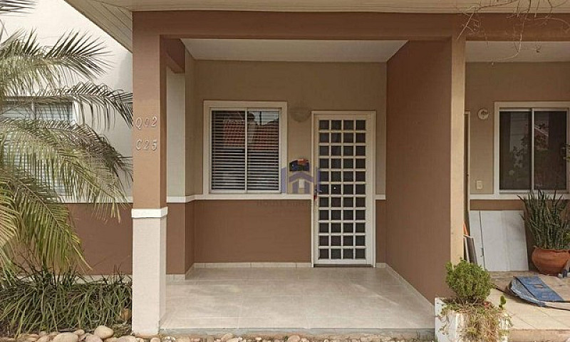 Casa Com 3 Dormitóri...