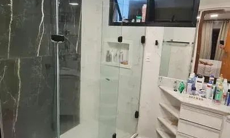 Amplo Apartamento Na...