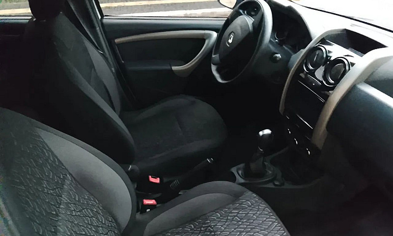 Renault Duster Authe...