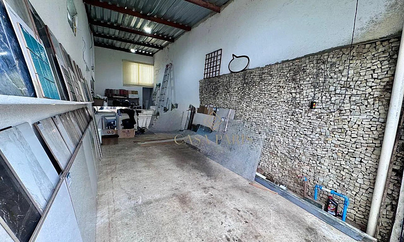 Casa Com 4 Dormitóri...