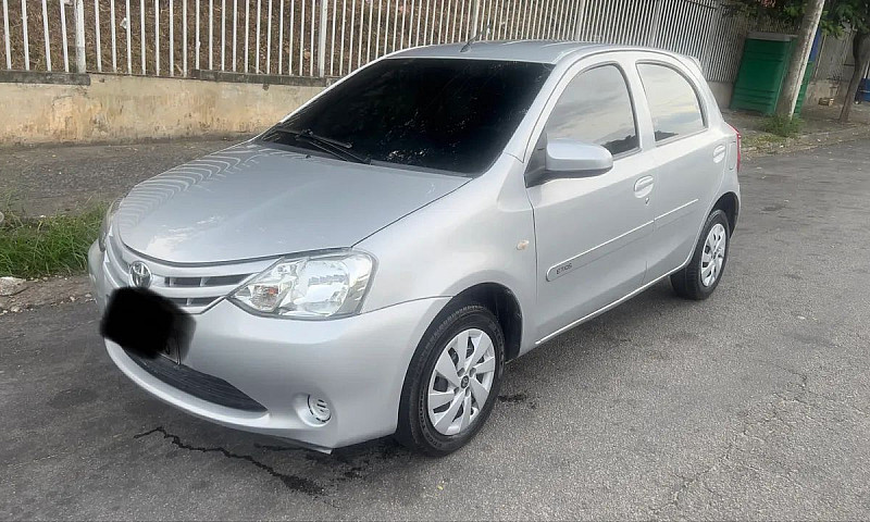 Toyota Etios X 1.3 F...