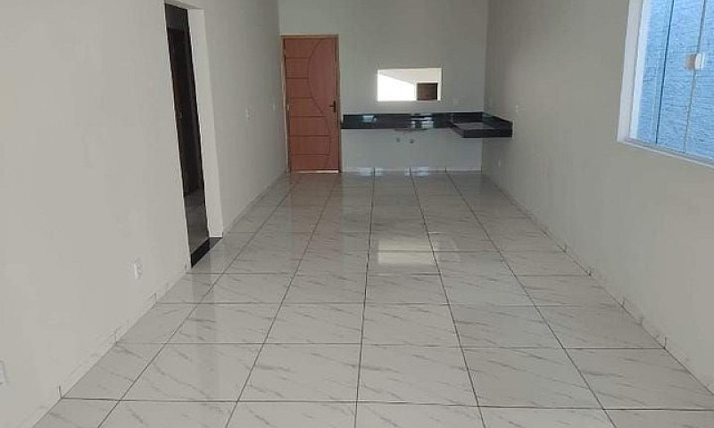 # Vende-Se, Casa Nov...