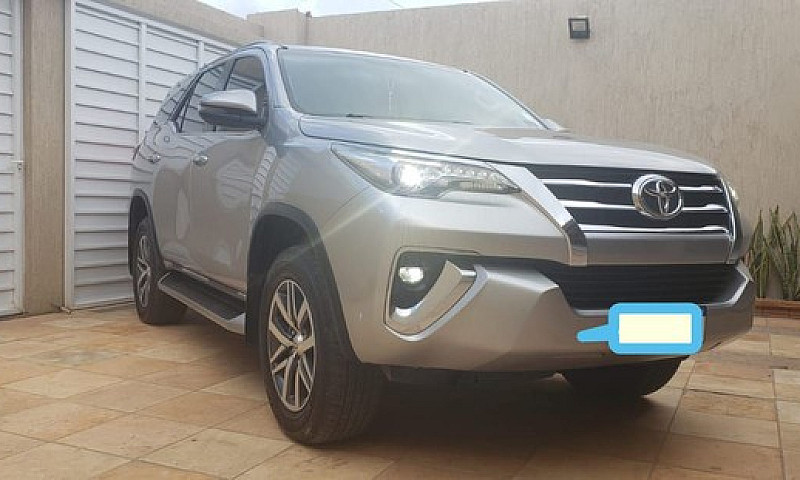 Toyota Hilux Sw4 4X4...