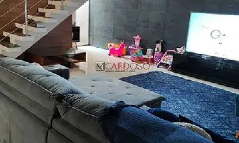 Linda Casa De Alto P...