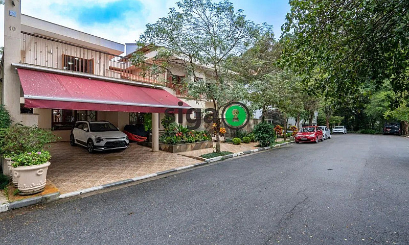 Casa De 440M² Com 5 ...