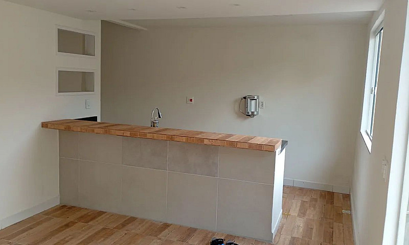 Alugo Casa Totalment...