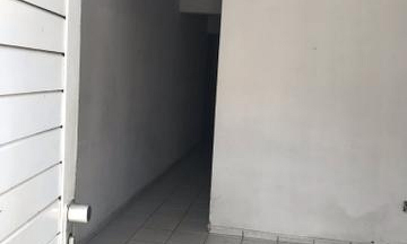Aluga-Se Casa No Cen...