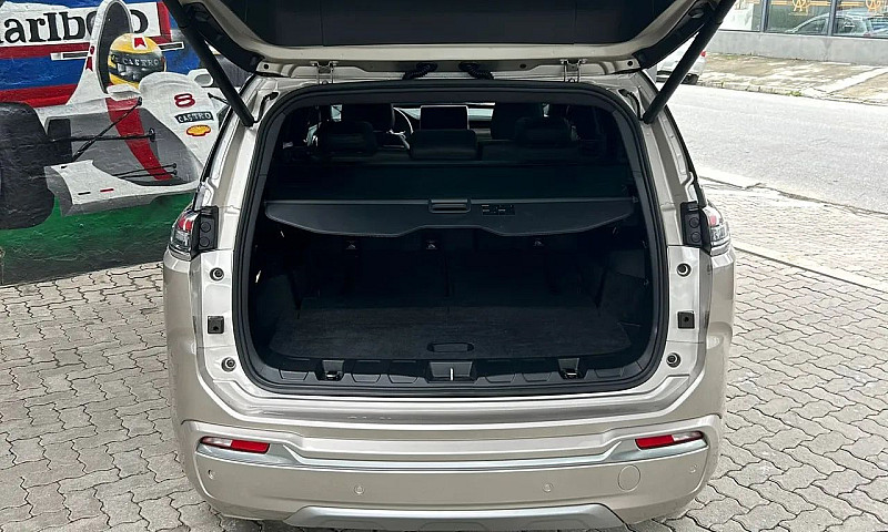 Jeep Commander Overl...