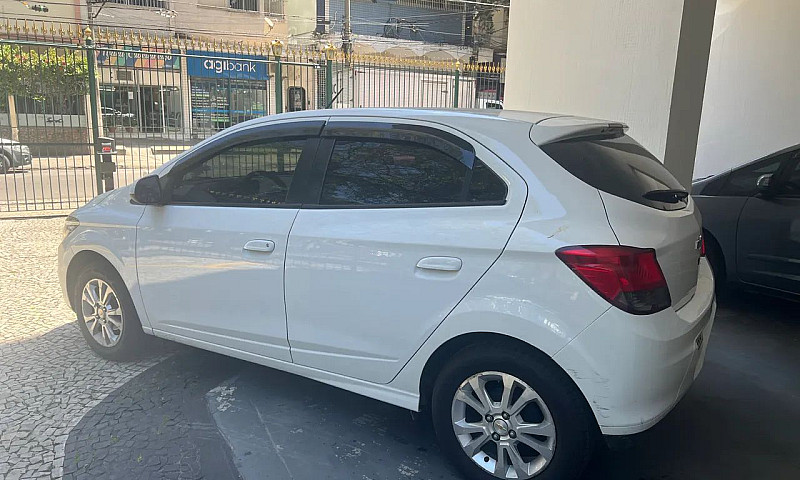 Chevrolet Onix Hatch...