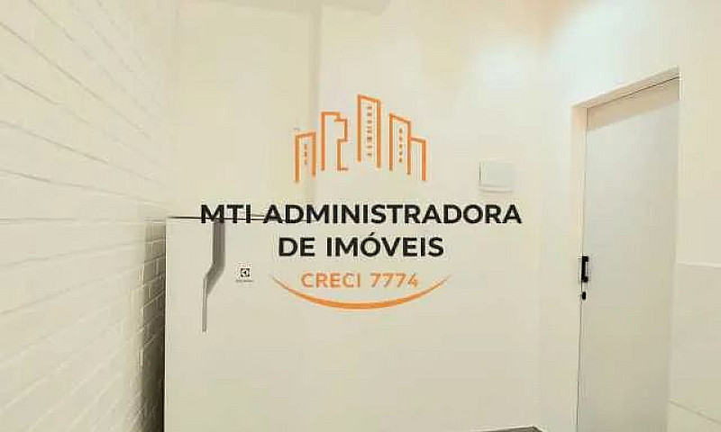 Studio / Semimobilia...