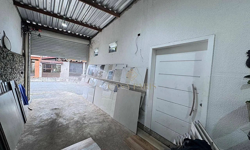 Casa Com 4 Dormitóri...