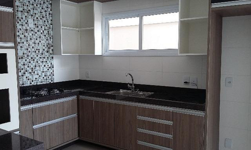 Casa Com Piscina A V...