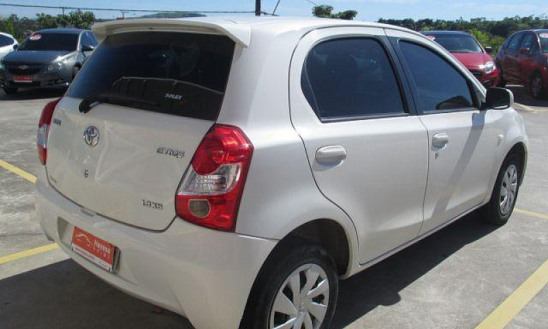 Etios Xs  1.3 Flex 1...