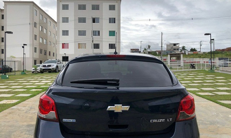 Cruze Hachtback Spor...