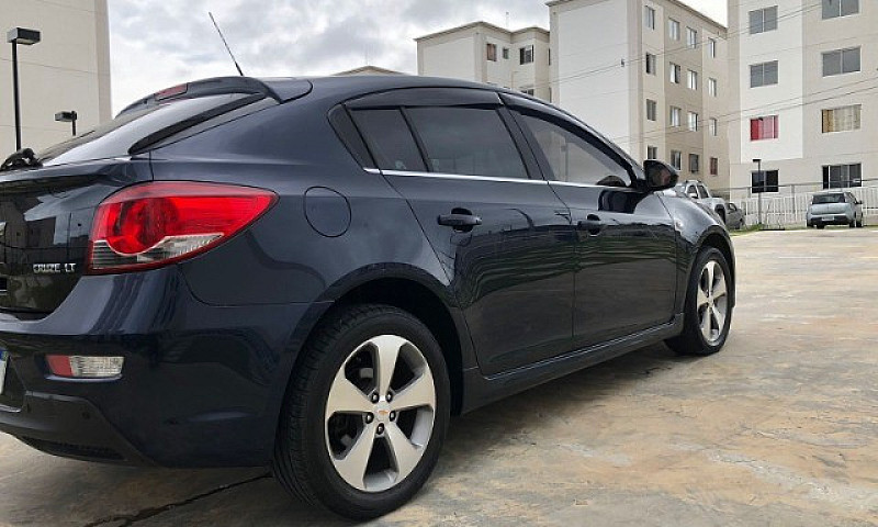 Cruze Hachtback Spor...