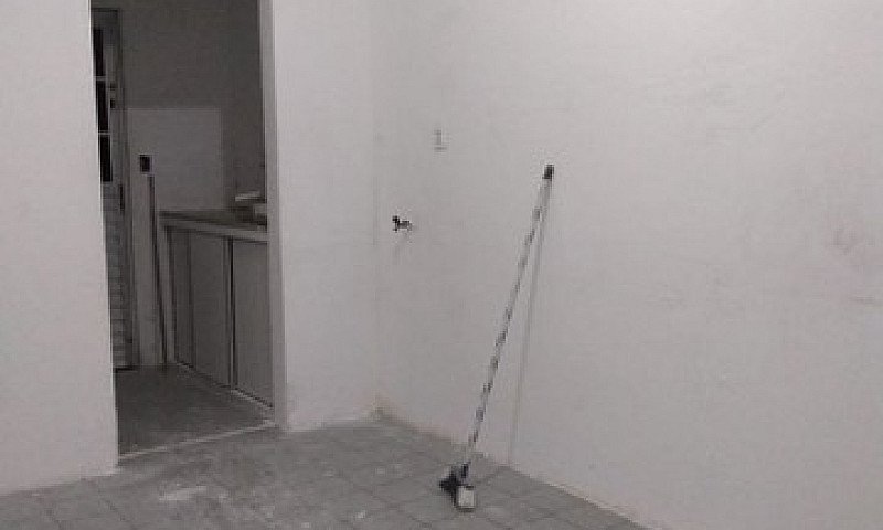 Alugo Casa Próximo A...