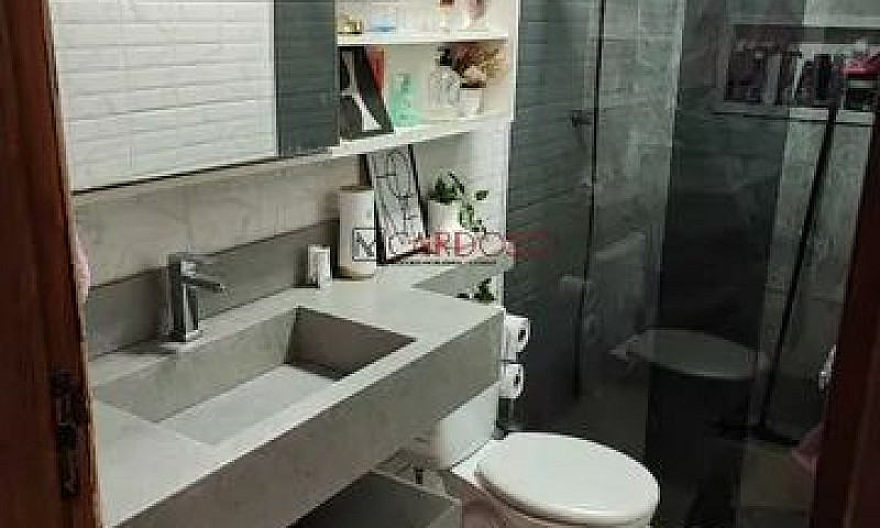 Linda Casa De Alto P...