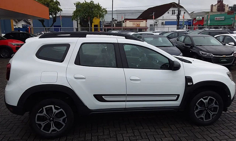 Renault Duster Iconi...