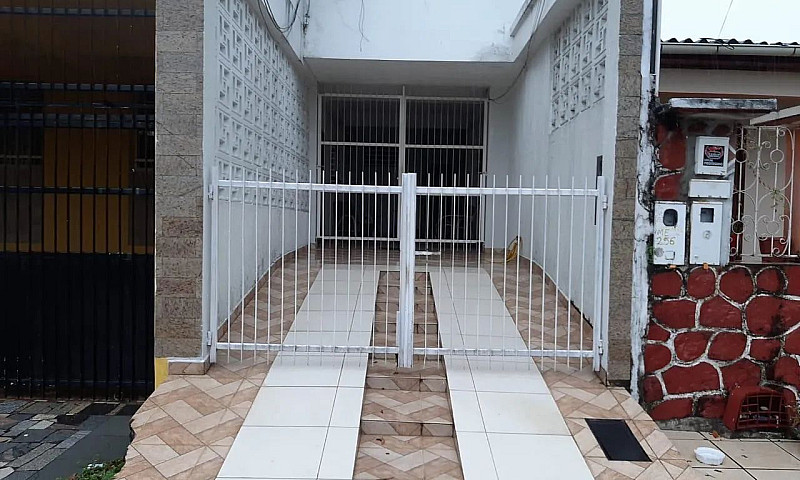 Casa De Dois Pavimen...