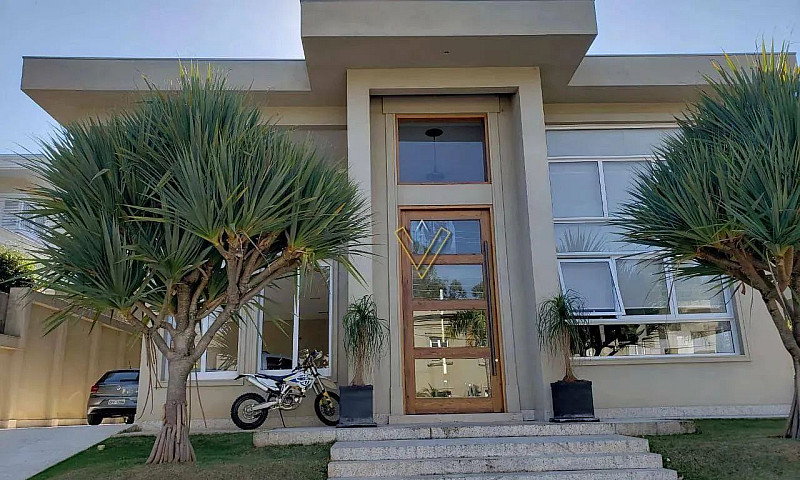 Casa Com 4 Dormitóri...