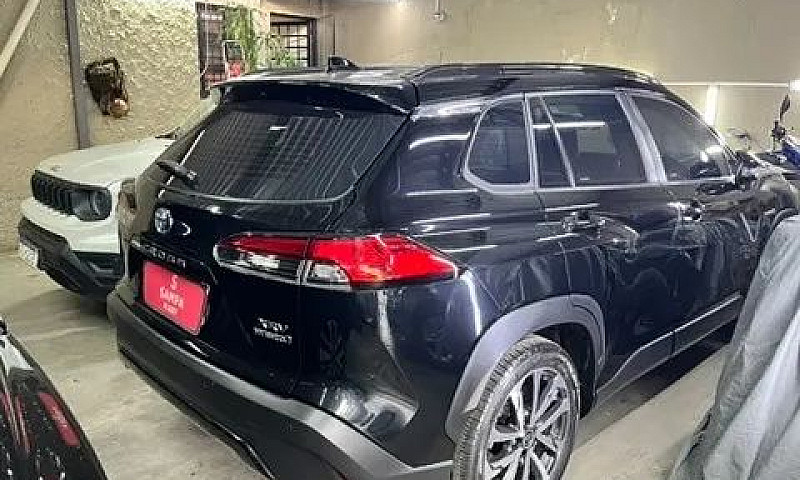 Toyota Corolla Cross...