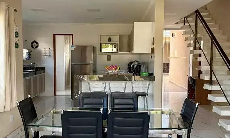 Casa À Venda Com 4 S...
