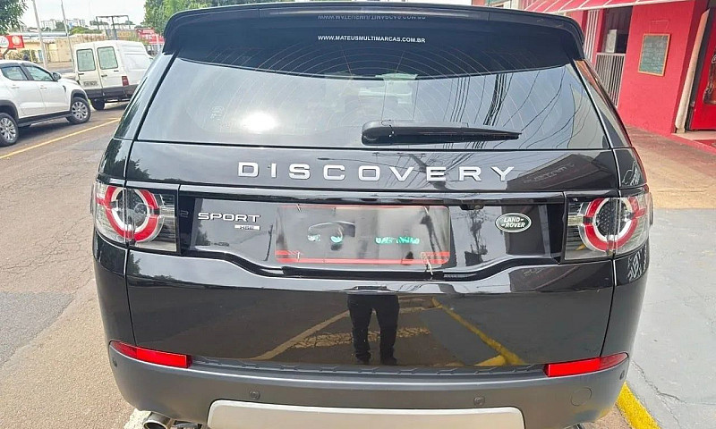Land Rover Discovery...