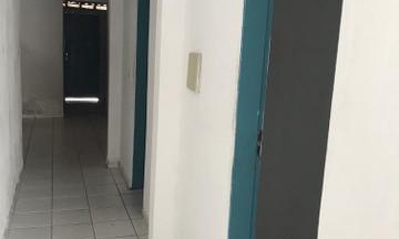 Aluga-Se Casa No Cen...