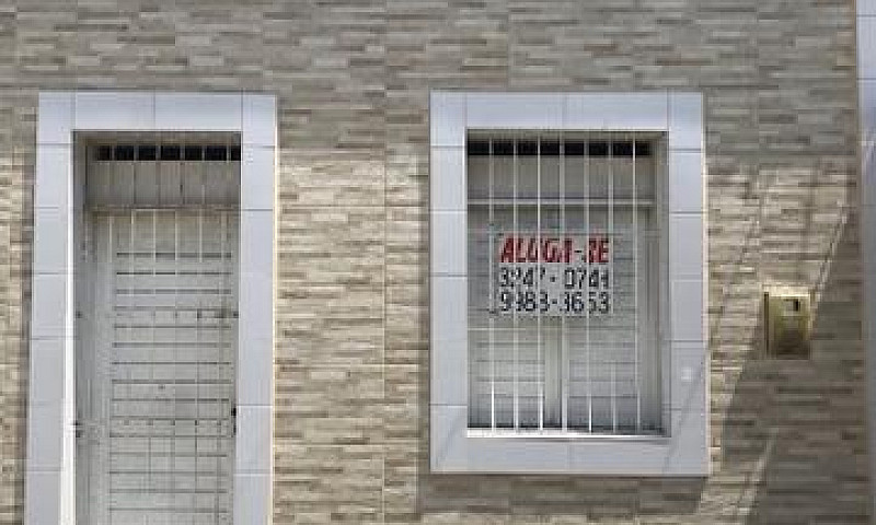 Aluga-Se Casa No Cen...