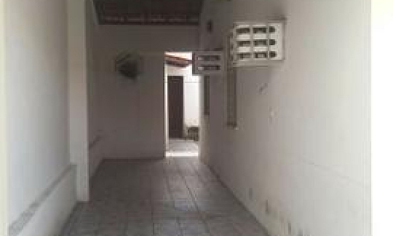 Alugo Excelente Casa...