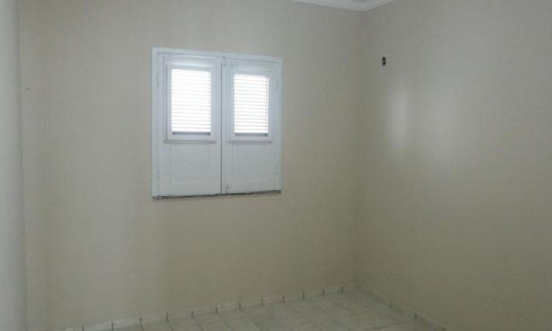 Casa Com 2 Dormitóri...
