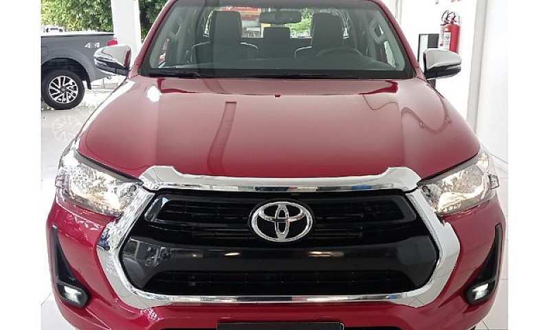 Toyota Hilux 2.8 D-4...