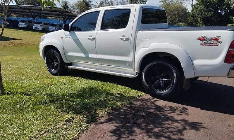 Caminhonete Hilux Br...