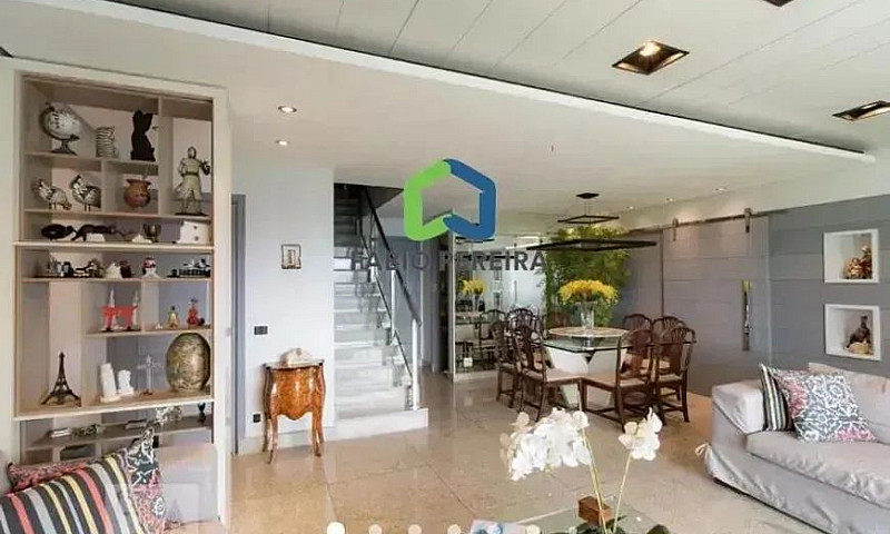 Cobertura Com 3 Suít...