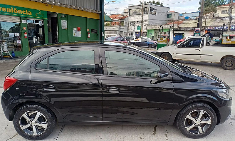 Chevrolet Onix Hatch...