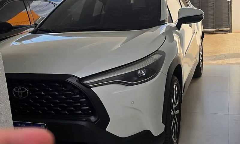 Toyota Corolla Cross...
