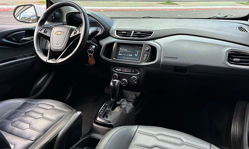 Chevrolet Onix Hatch...