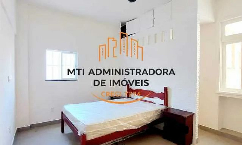 Studio / Semimobilia...