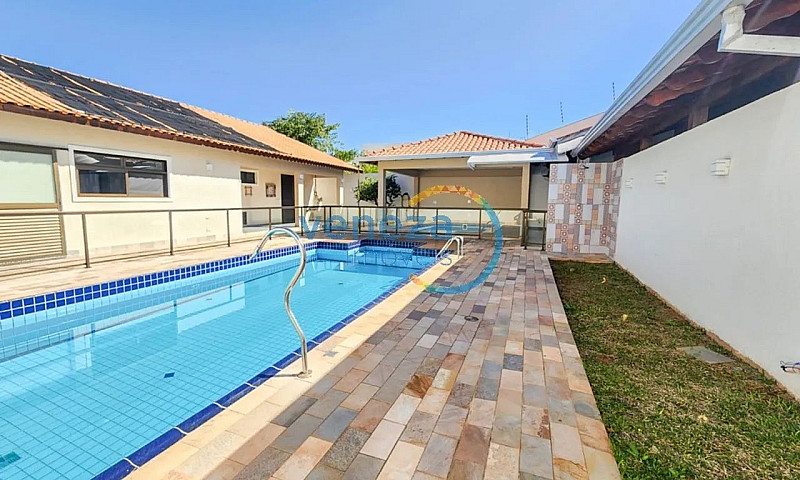 Casa Residencial À V...