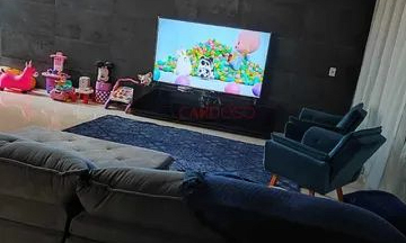 Linda Casa De Alto P...