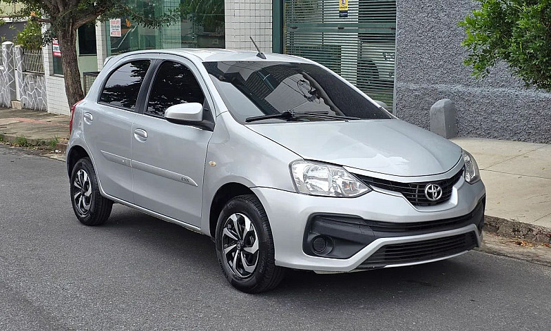 Toyota Etios Xs 1.5 ...
