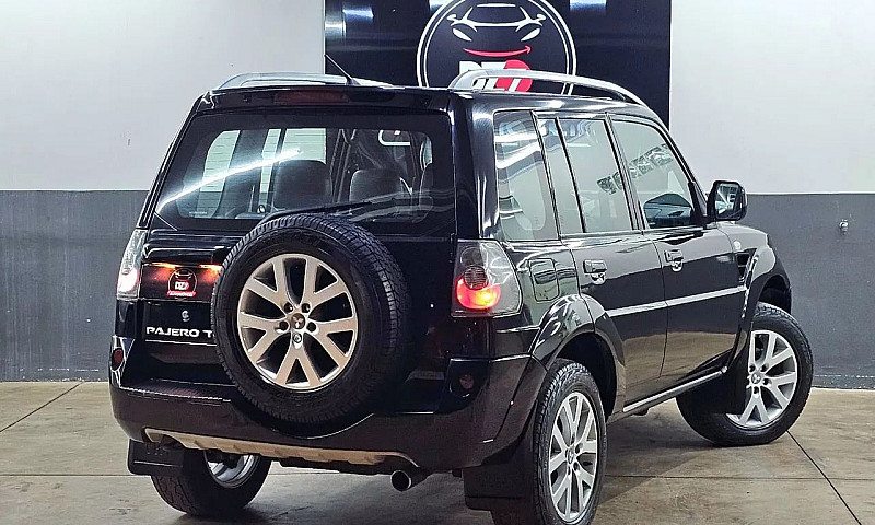 Mitsubishi Pajero Tr...