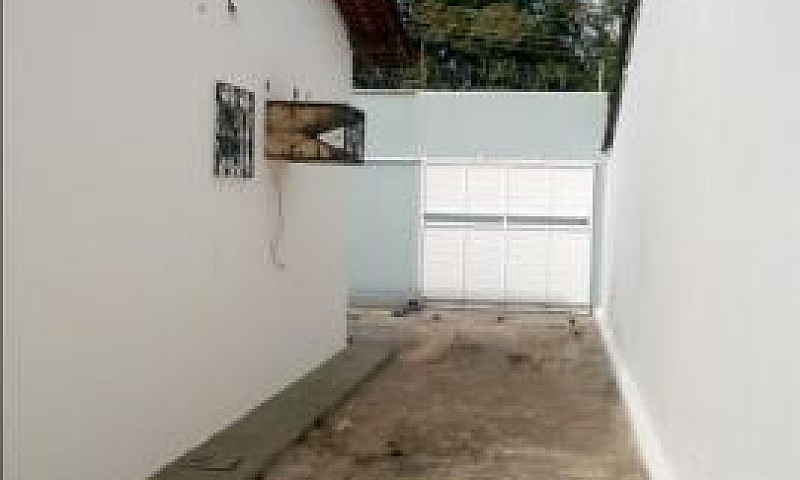 Casa Com 2 Dormitóri...