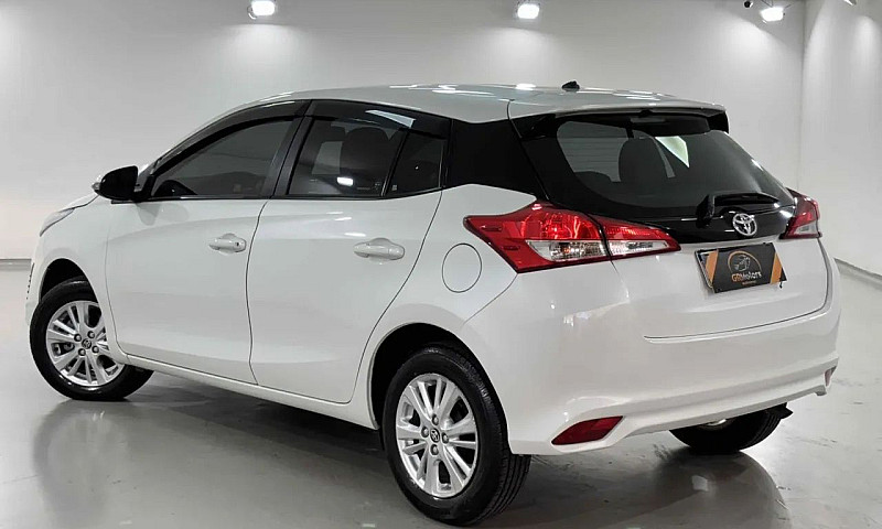 Toyota Yaris Xl 1.3 ...