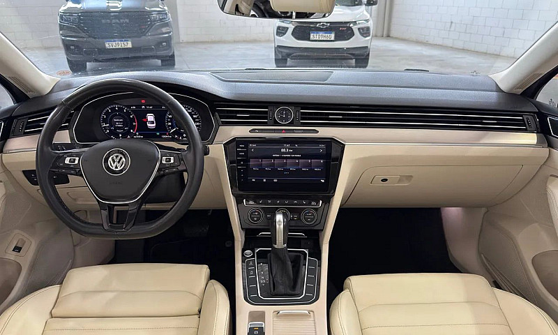 Volkswagen Passat Hi...