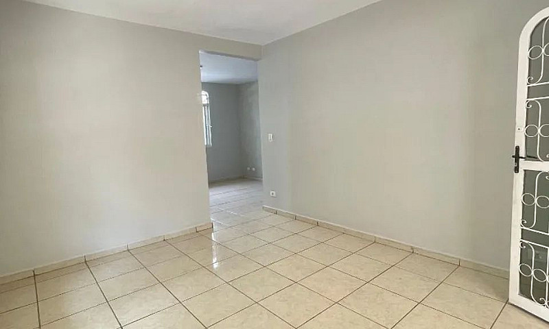 Casa Com 4 Dormitóri...