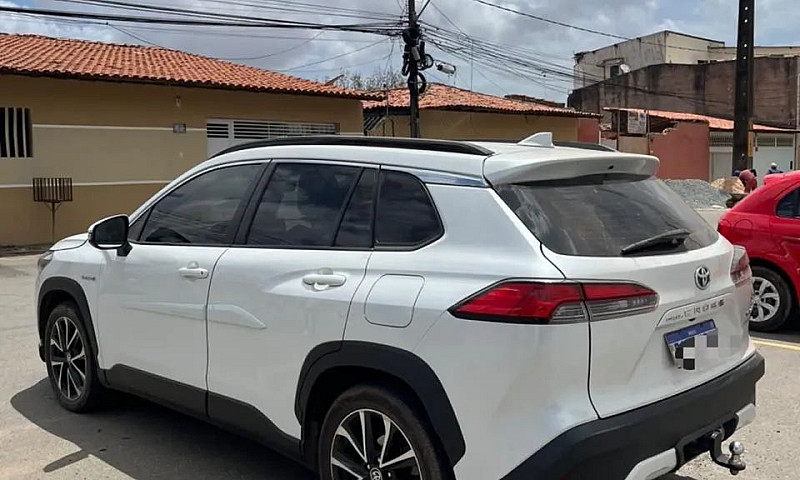 Toyota Corolla Cross...