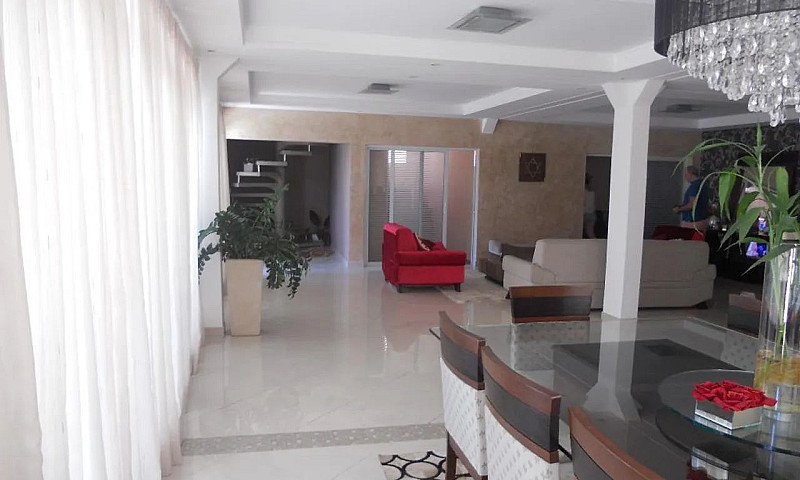 Casa Com 4 Dormitóri...