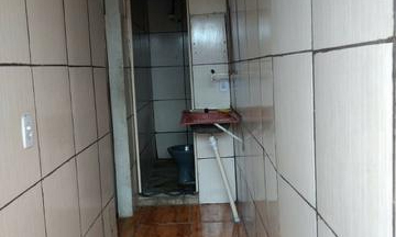 Alugo Kitnet 250,00...